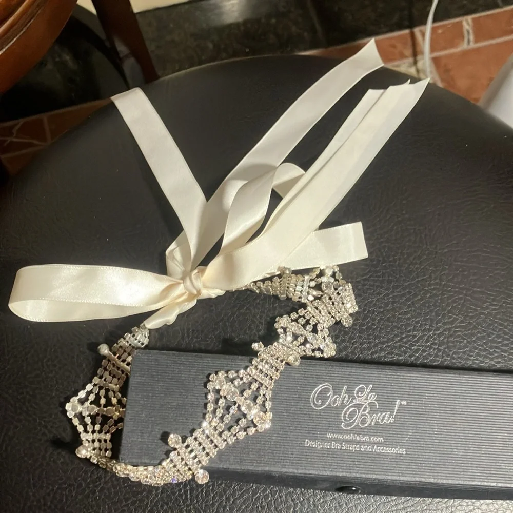 👰♀️💍OohLaBra Rhinestone Bridal White Ribbon Bridal Choker/Headband O/S NWT